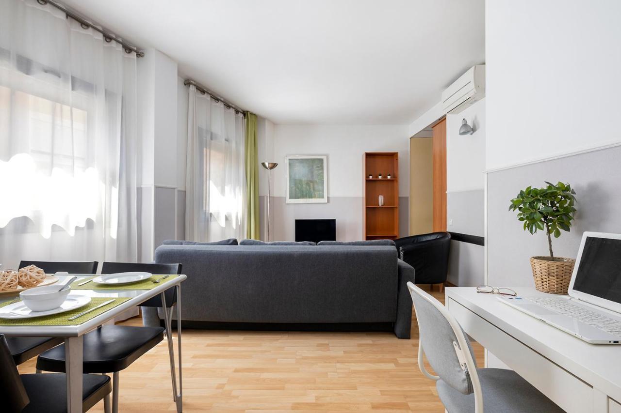 Apartments Sata Park Guell Area Barcelona Exterior foto
